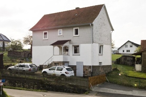 König Immobilien GmbH - Immobilienangebot - Knüllwald - Einfamilienhaus - Eigenheim im Grünen kaufen und Fördermöglichkeiten der Gemeinde nutzen! KEINE KÄUFERPROVISION