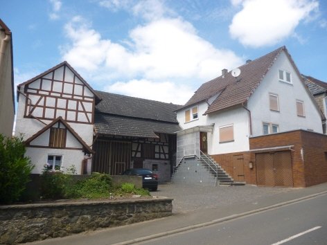 König Immobilien GmbH - Immobilienangebot - Gemünden - Einfamilienhaus - Modernisiertes Einfamilienhaus mit ausbaufähiger Scheune -KEINE KÄUFERPROVISION-