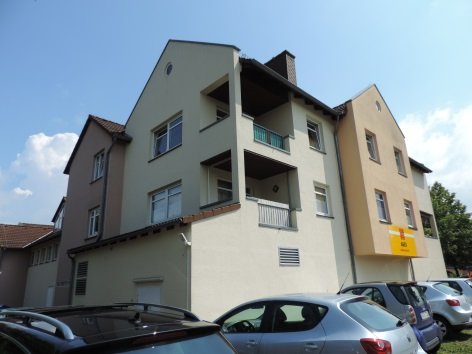 König Immobilien GmbH - Immobilienangebot - Baunatal - Dachgeschosswohnung - Attraktive Dachgeschosswohnung mit Balkon in zentraler Lage -KEINE KÄUFERPROVISION-