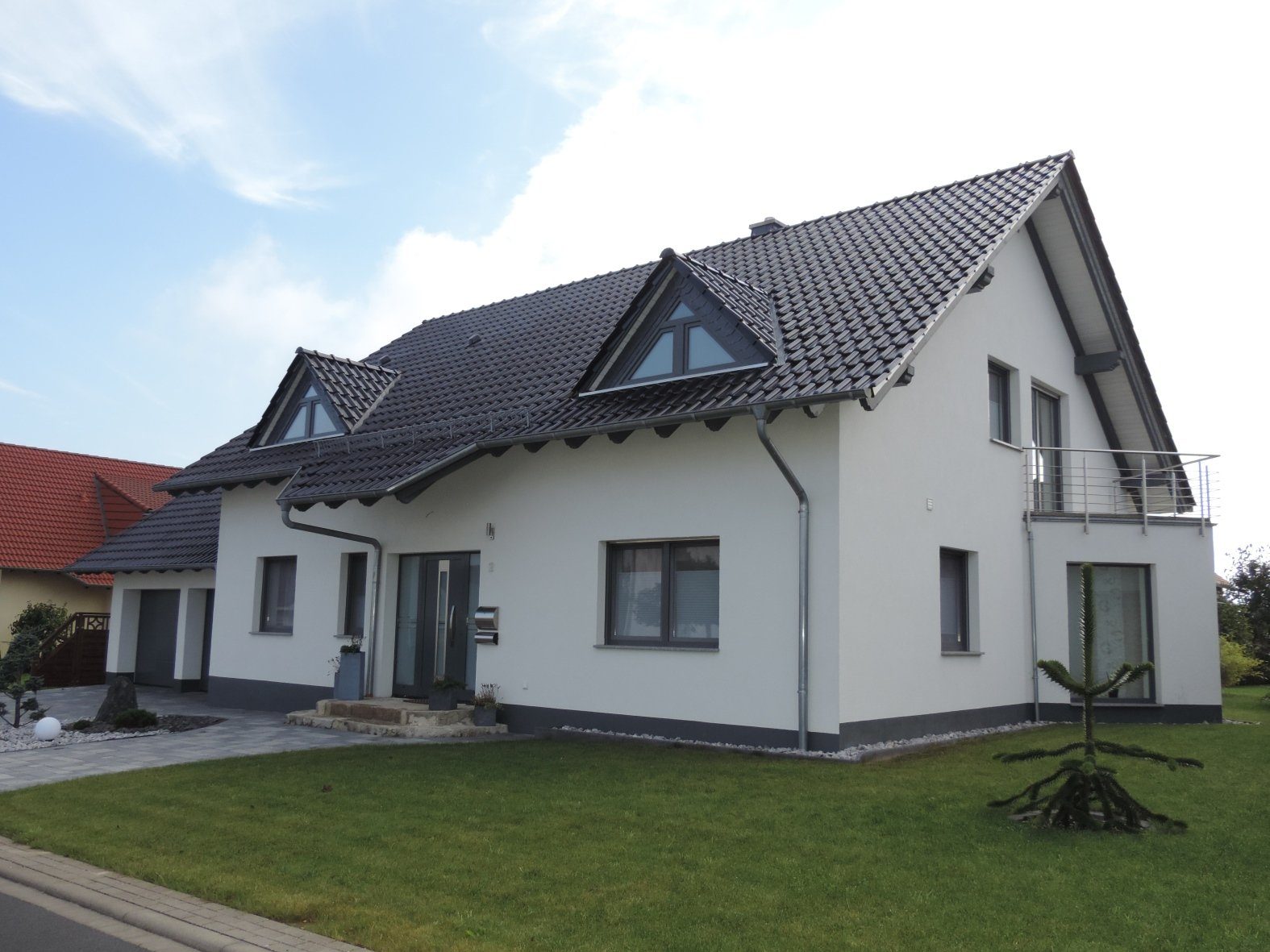 König Immobilien GmbH - Immobilienangebot - Wolfhagen - Einfamilienhaus - Elegantes Wohnen in bevorzugter Lage von Wolfhagen - KEINE KÄUFERPROVISION -