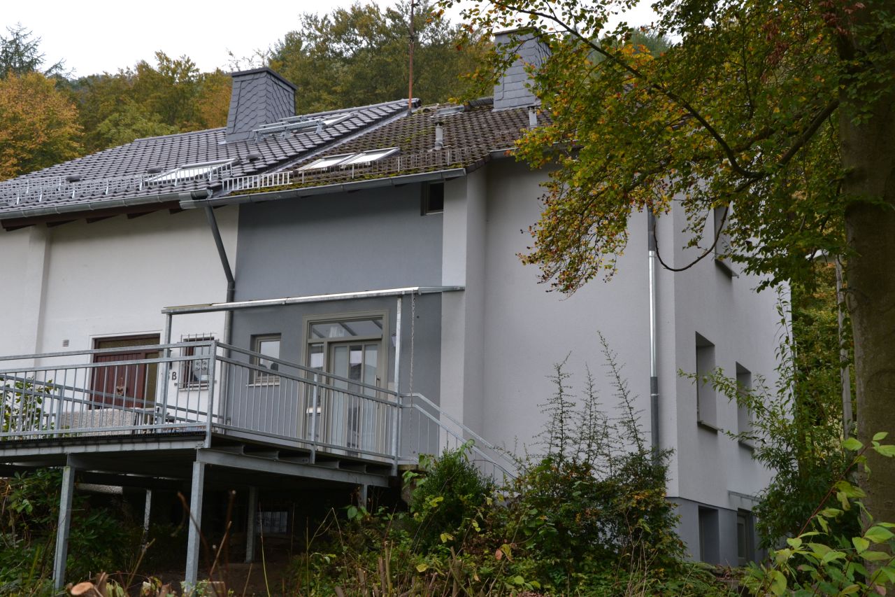 König Immobilien GmbH - Immobilienangebot - Kassel - Doppelhaushälfte - Gepflegte Doppelhaushälfte mit Wintergarten am Brasselsberg! - 3D Innenbesichtigung -