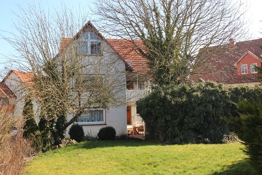 König Immobilien GmbH - Immobilienangebot - Morschen - Zweifamilienhaus - Neuer Preis!Geräumiges Haus mit schönem Grundstück zur individuellen Nutzung! Keine Käuferprovision!