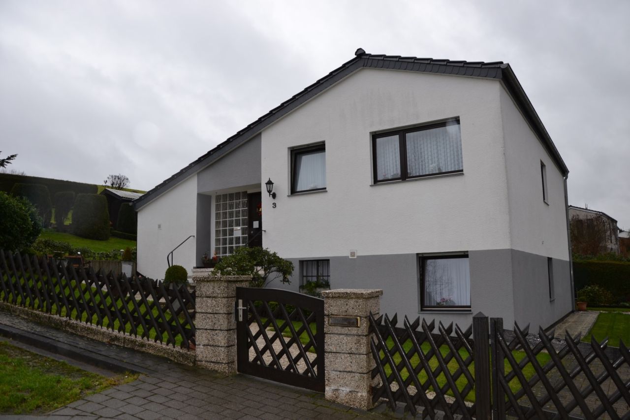 König Immobilien GmbH - Immobilienangebot - Kaufungen - Einfamilienhaus - Charmantes Einfamilienhaus mit Traumgrundstück am Ortsrand von Kaufungen - KEINE KÄUFERPROVISION -
