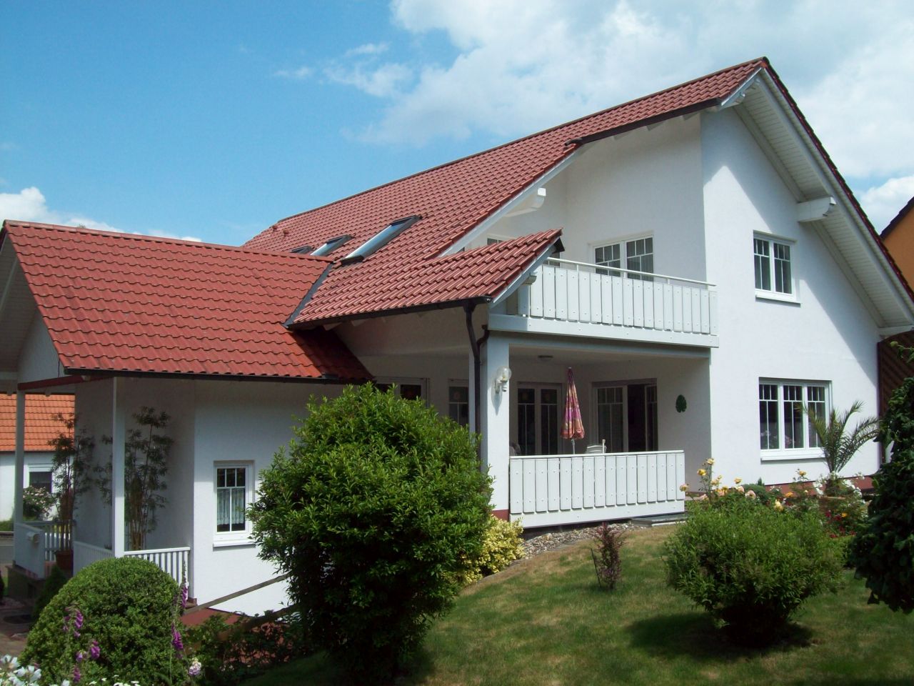 König Immobilien GmbH - Immobilienangebot - Melsungen - Einfamilienhaus mit Einliegerwohnung - Dieses hochwertige Haus in bester Lage von Melsungen dürfen Sie sich nicht entgehen lassen!