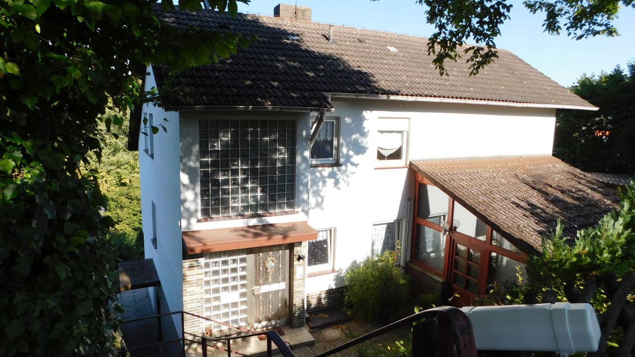 König Immobilien GmbH - Immobilienangebot - Melsungen - Mehrfamilienhaus - Sehr gepflegtes 2-Familienhaus mit ELW inklusive herrlichem Blick auf die Altstadt! Keine Käuferprovision!