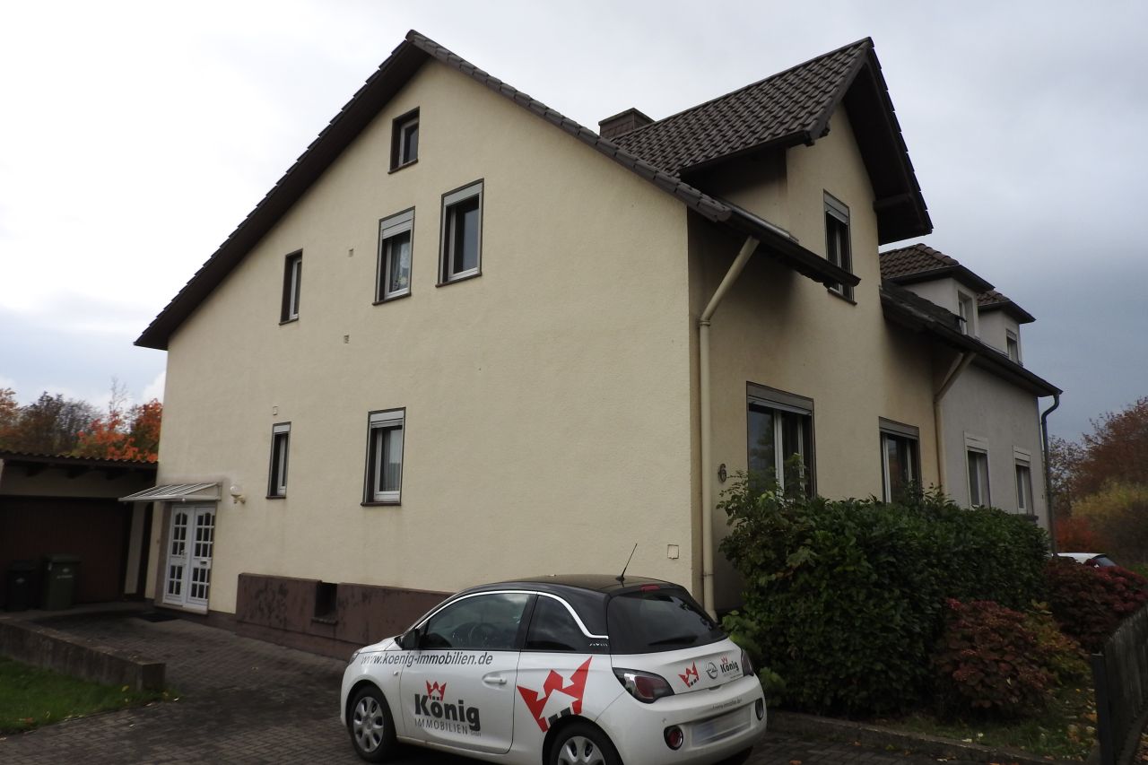 König Immobilien GmbH - Immobilienangebot - Lohfelden - Doppelhaushälfte - Doppelhaushälfte samt separat nutzbarem Baugrundstück in zentraler Lage von Lohfelden! KEINE KÄUFERPROVISION