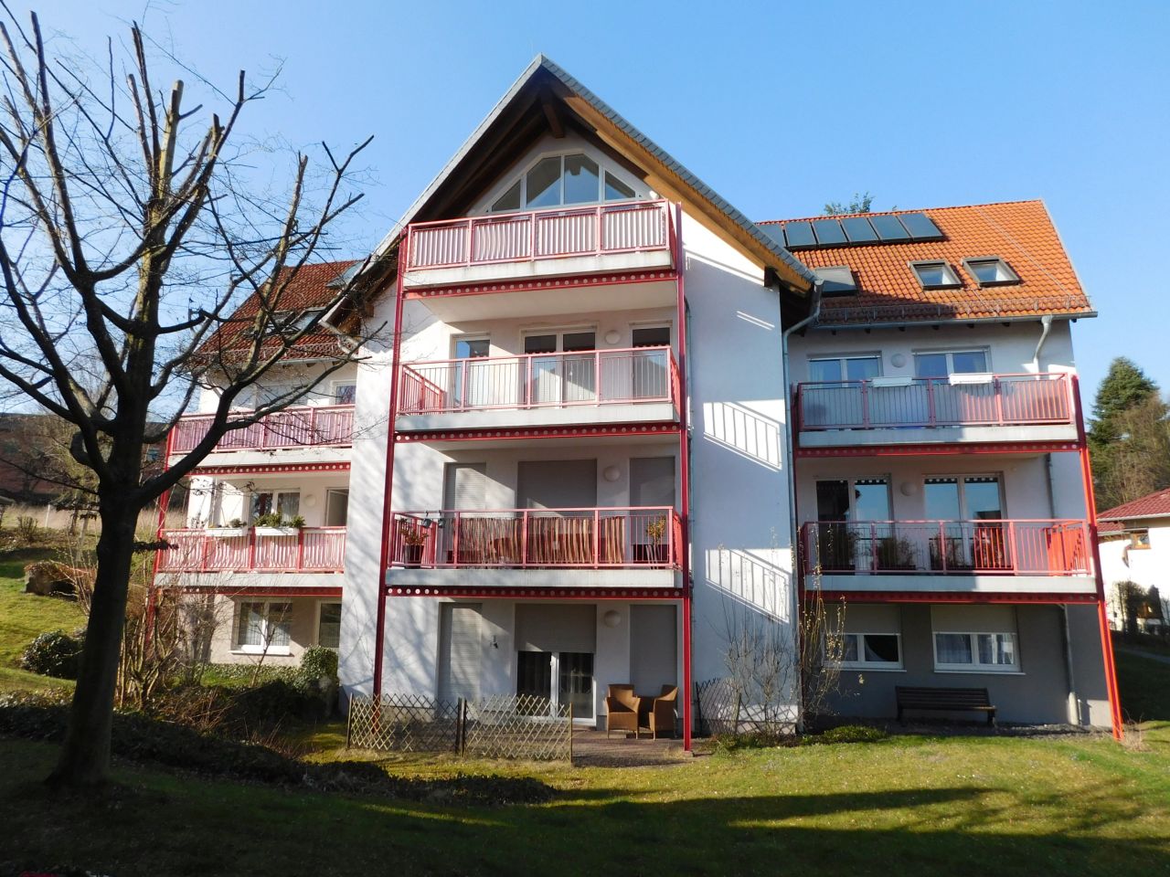 König Immobilien GmbH - Immobilienangebot - Melsungen - Etagenwohnung - Hochwertige Wohnung mit Balkon in begehrter Lage von Melsungen! Keine Käuferprovision!