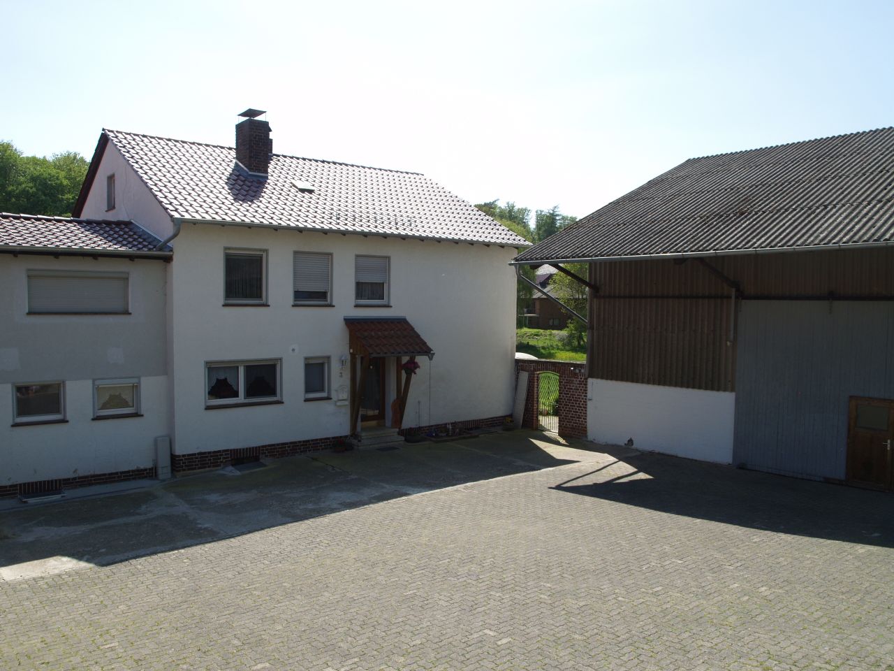 König Immobilien GmbH - Immobilienangebot - Jesberg - Zweifamilienhaus - Zweifamilienhaus mit Nebengebäuden in schöner Lage! KEINE KÄUFERPROVISION