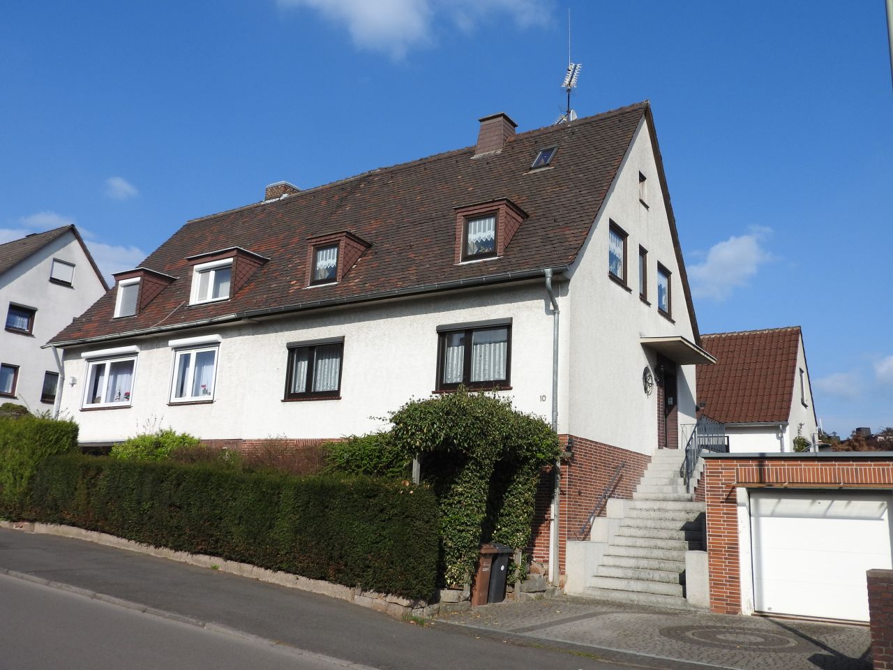 König Immobilien GmbH - Immobilienangebot - Kassel - Häuser - Vielseitig nutzbar: Zwei Häuser auf einem Grundstück! KEINE KÄUFERPROVISION