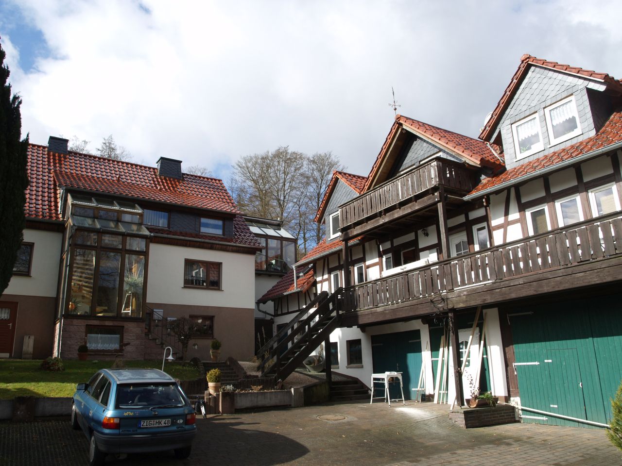 König Immobilien GmbH - Immobilienangebot - Gilserberg - Zweifamilienhaus - Eigenheim und Renditeobjekt!!! Diese Immobilie bietet Ihnen viele Möglichkeiten