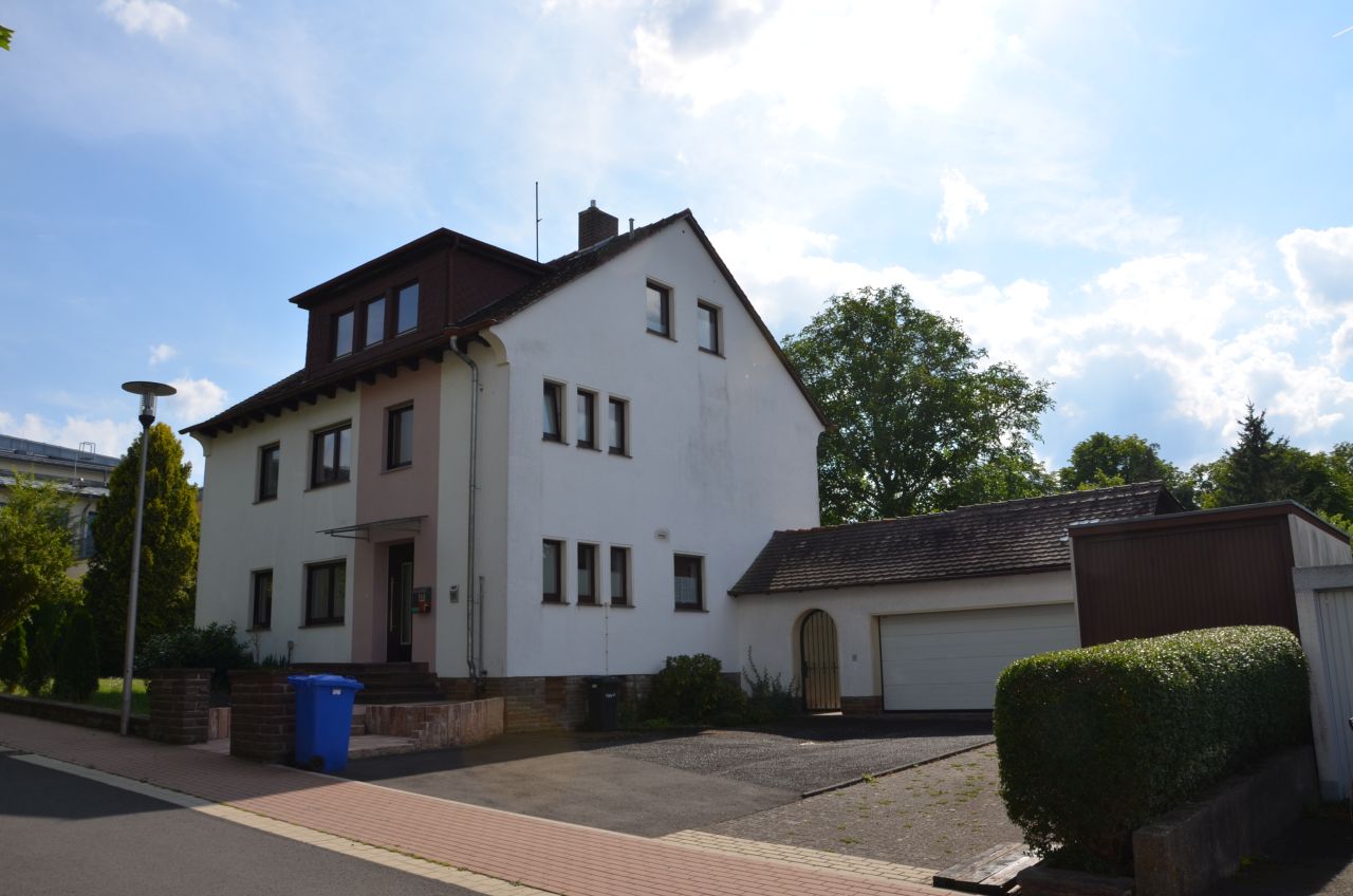König Immobilien GmbH - Immobilienangebot - Borken - Einfamilienhaus - Großzügiges Einfamilienhaus in zentraler, ruhiger Lage von Borken!