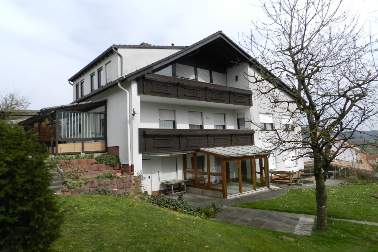 König Immobilien GmbH - Immobilienangebot - Felsberg - Zweifamilienhaus - Großzügiges Haus für mehrere Generationen oder zur Vermietung. Keine Käuferprovision!