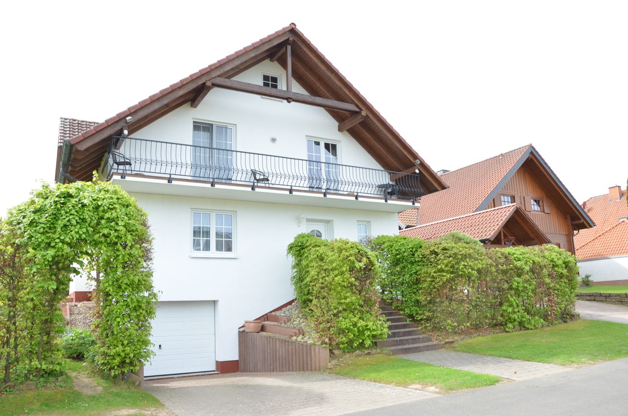 König Immobilien GmbH - Immobilienangebot - Guxhagen - Einfamilienhaus - Exklusives Angebot: Einfamilienhaus in Top-Zustand am Ortsrand! Keine Käuferprovision!