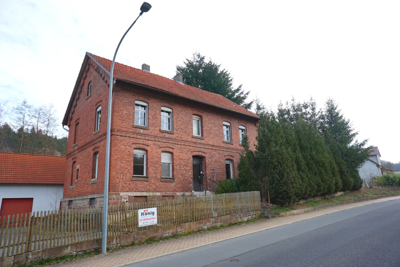 König Immobilien GmbH - Immobilienangebot - Knüllwald-Ellingshausen - Häuser - Flexibel Nutzbar und mit Garten! KEINE KÄUFERPROVISION