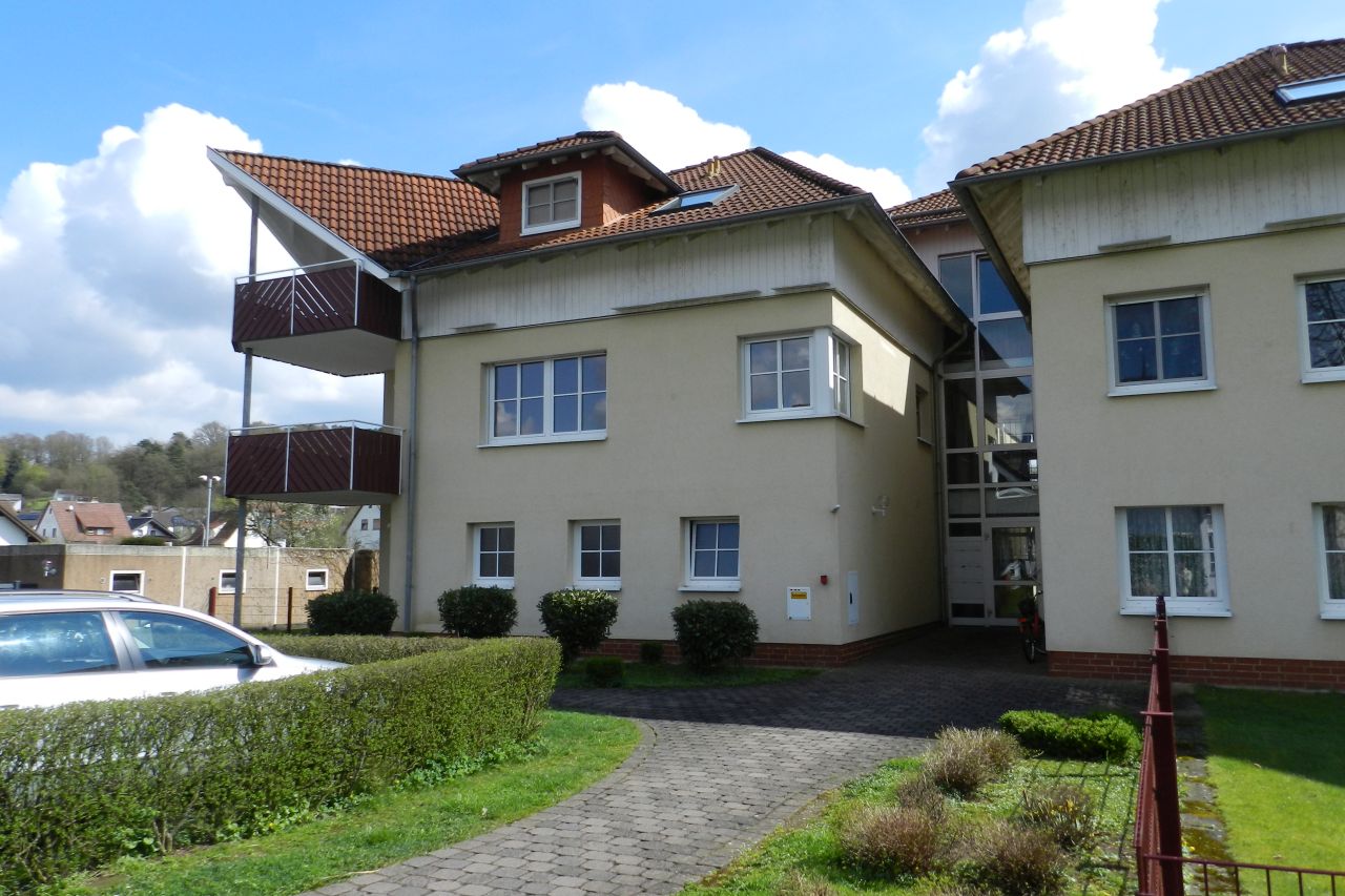 001KurzFrontansicht König Immobilien GmbH - Immobilienangebot - Gemünden - Etagenwohnung - Schöne Eigentumswohnung mit Balkon in ruhiger Lage! KEINE KÄUFERPROVISION