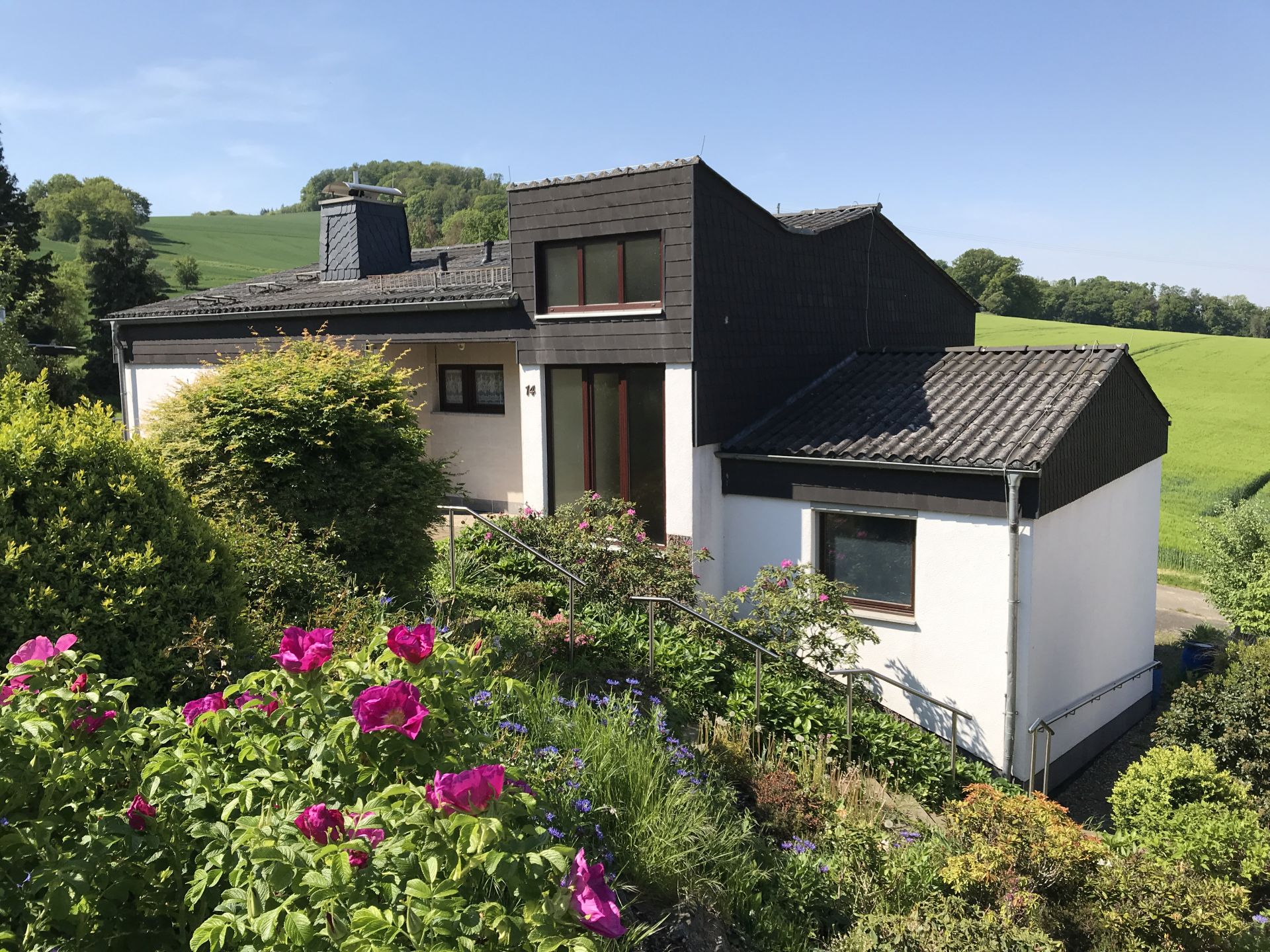 König Immobilien GmbH - Immobilienangebot - Felsberg - Einfamilienhaus - Einfamilienhaus im Bieterverfahren zu verkaufen. Keine Käuferprovision!