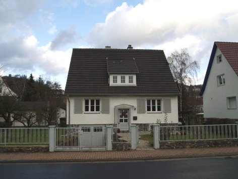 König Immobilien GmbH - Immobilienangebot - Homberg - Häuser - Rustikales Einfamilienhaus mit schönem Garten direkt an der Efze! Keine Käuferprovision!