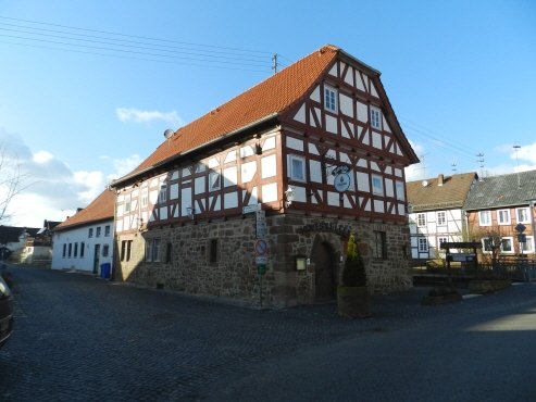 König Immobilien GmbH - Immobilienangebot - Bad Zwesten - Gaststätte - Hier können Sie sofort loslegen: Komplett ausgestattete Gaststätte ab sofort zu übernehmen!