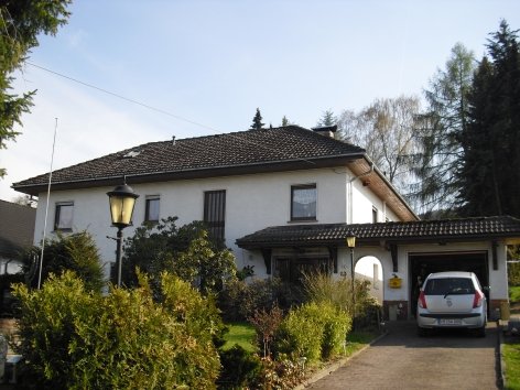 001KurzVorderseite_vom_Haus König Immobilien GmbH - Immobilienangebot - Mücke - Einfamilienhaus - Viel Platz für Familie, Hobby und Arbeit. KEINE KÄUFERPROVISION!!!