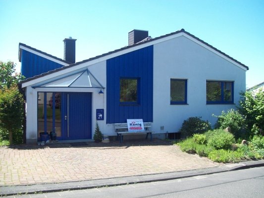 001KurzAnsicht_von_der_Strasse König Immobilien GmbH - Immobilienangebot - Melsungen - Einfamilienhaus - Attraktives Haus in bester Lage von Melsungen! Keine Käuferprovision!