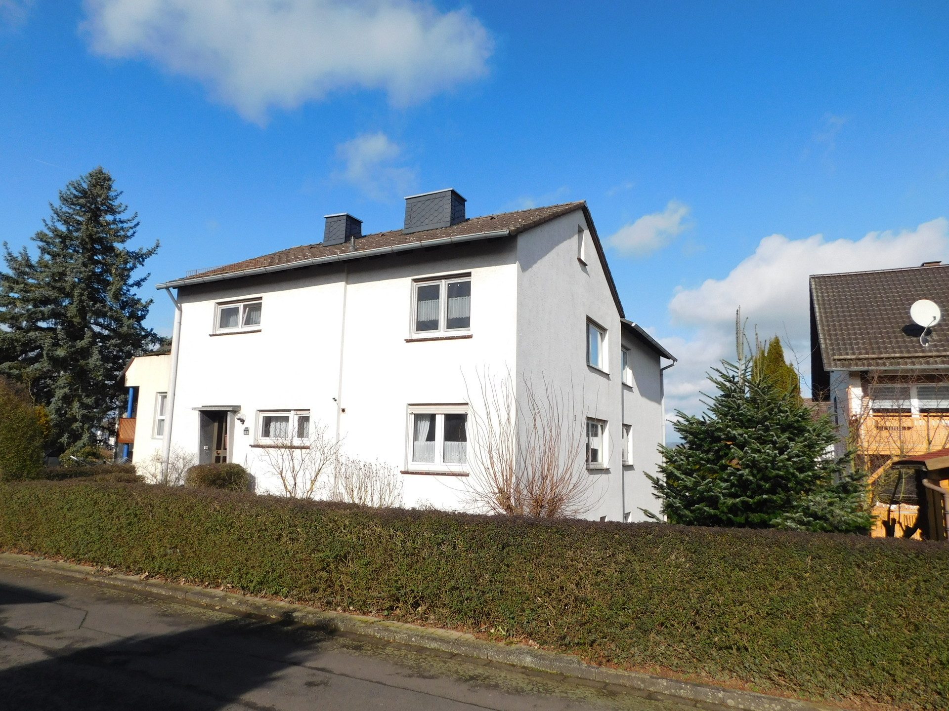 Immobilienangebot - Felsberg - Alle - Großzügiges Zweifamilienhaus in guter Wohnlage! Keine Käuferprovision!
