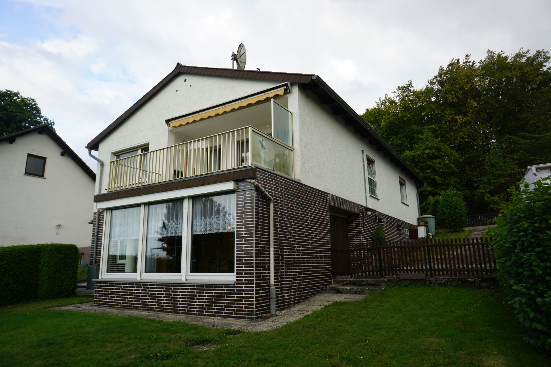 König Immobilien GmbH - Immobilienangebot - Borken - Einfamilienhaus - Gepflegtes und großzügiges Einfamilienhaus in zentraler, ruhiger Lage! KEINE KÄUFERPROVISION