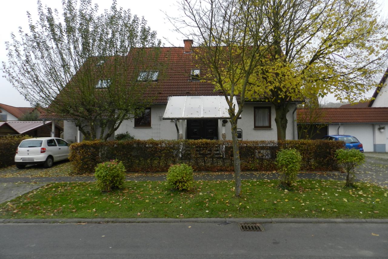 König Immobilien GmbH - Immobilienangebot - Frielendorf - Zweifamilienhaus - Viel Platz mit vielen Möglichkeiten, tolles Zweifamilienhaus mit Garage und Garten!