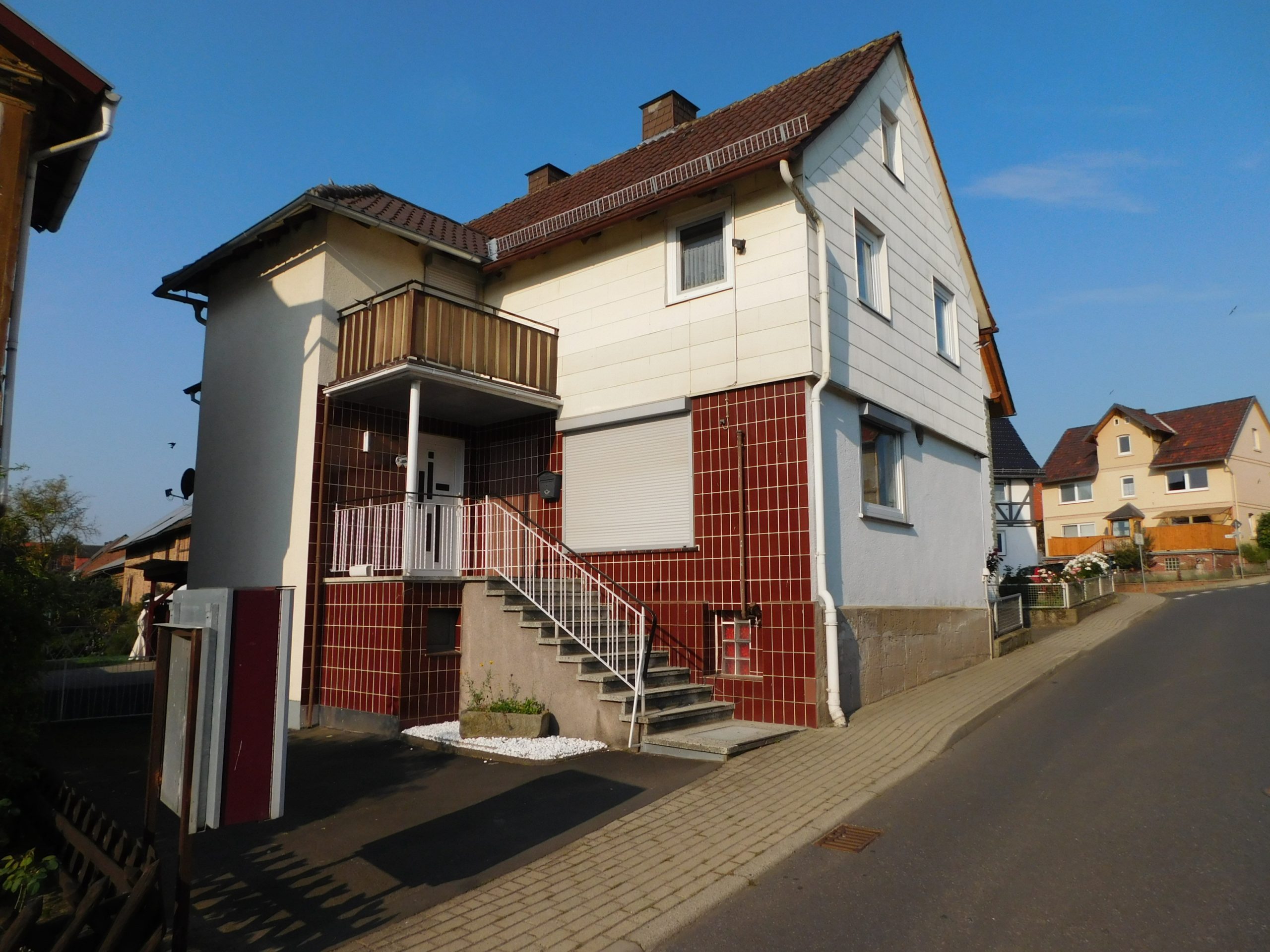 König Immobilien GmbH - Immobilienangebot - Gudensberg - Einfamilienhaus - Hier können Sie ohne großen Aufwand einziehen. Keine Käuferprovision!