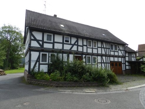 König Immobilien GmbH - Immobilienangebot - Bad Zwesten - Zweifamilienhaus - Liebhaberstück mit Charakter! KEINE KÄUFERPROVISION