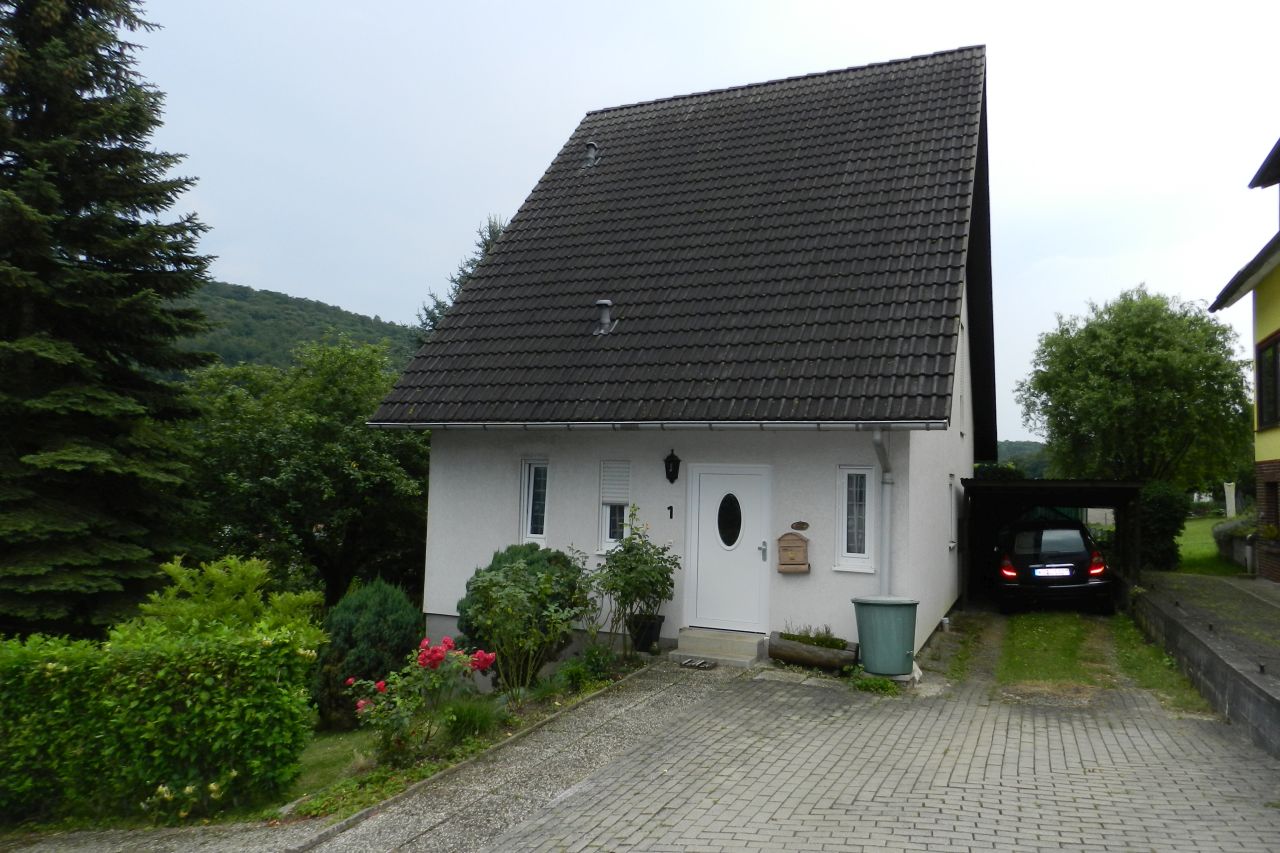 König Immobilien GmbH - Immobilienangebot - Fuldatal - Einfamilienhaus - Gepflegtes Niedrigenergiehaus für die Familie! KEINE KÄUFERPROVISION !