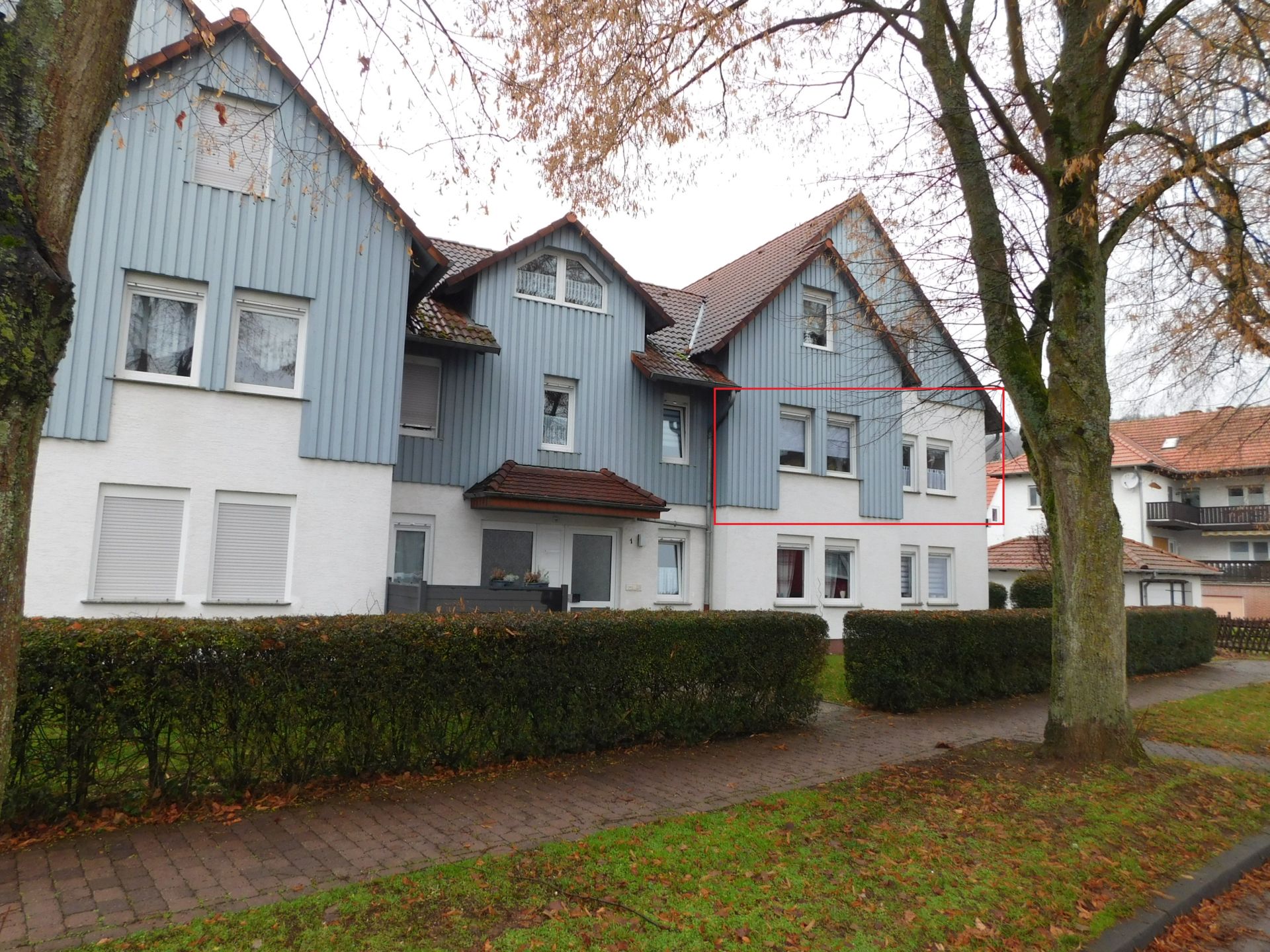 001KurzHausansicht König Immobilien GmbH - Immobilienangebot - 34596 Bad Zwesten - Bad Zwesten - Etagenwohnung - Reserviert. Sehr gepflegte Wohnung für Eigennutzer oder Kapitalanleger! Keine Käuferprovision!