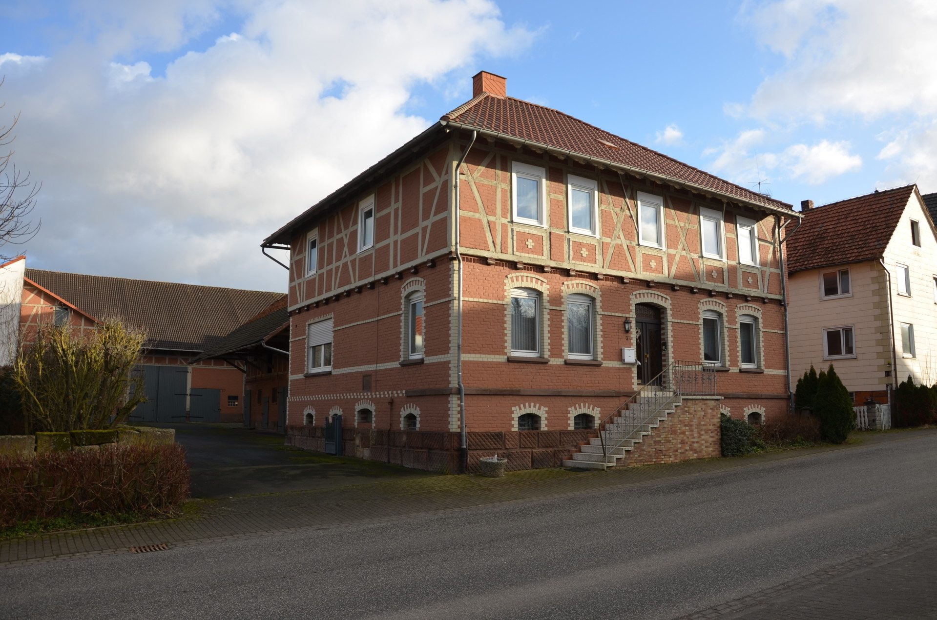 Immobilienangebot - Fritzlar - Alle - Großzügiger Resthof mit Wohnhaus zu verkaufen! KEINE KÄUFERPROVISION!