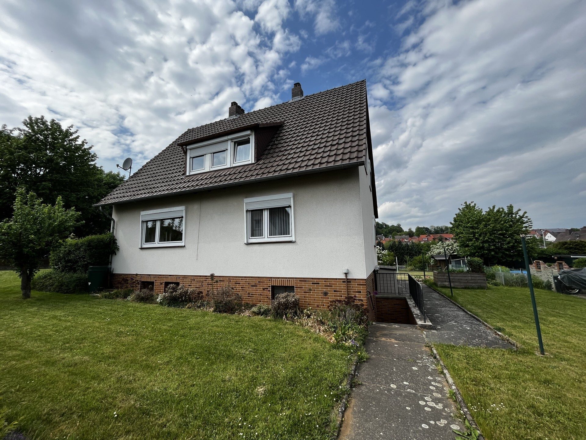 Immobilienangebot - Edermünde - Wohnen - Einfamilienhaus in ruhiger Lage von Edermünde zu verkaufen! KEINE KÄUFERPROVISION