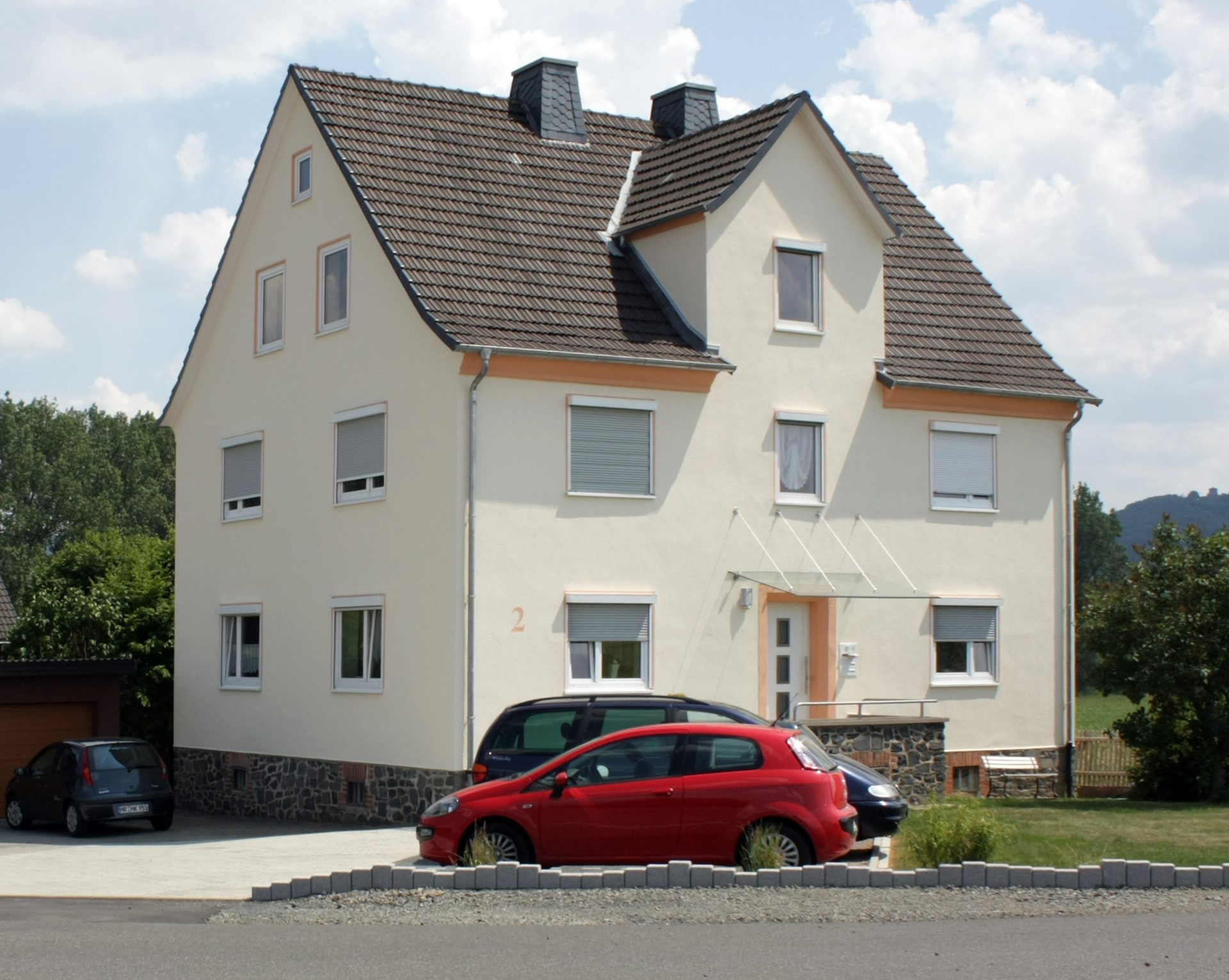 Immobilienangebot - Homberg - Alle - Eine sehr gepflegte und geräumige 2 Zimmer-Wohnung im OT von Homberg zu vermieten!