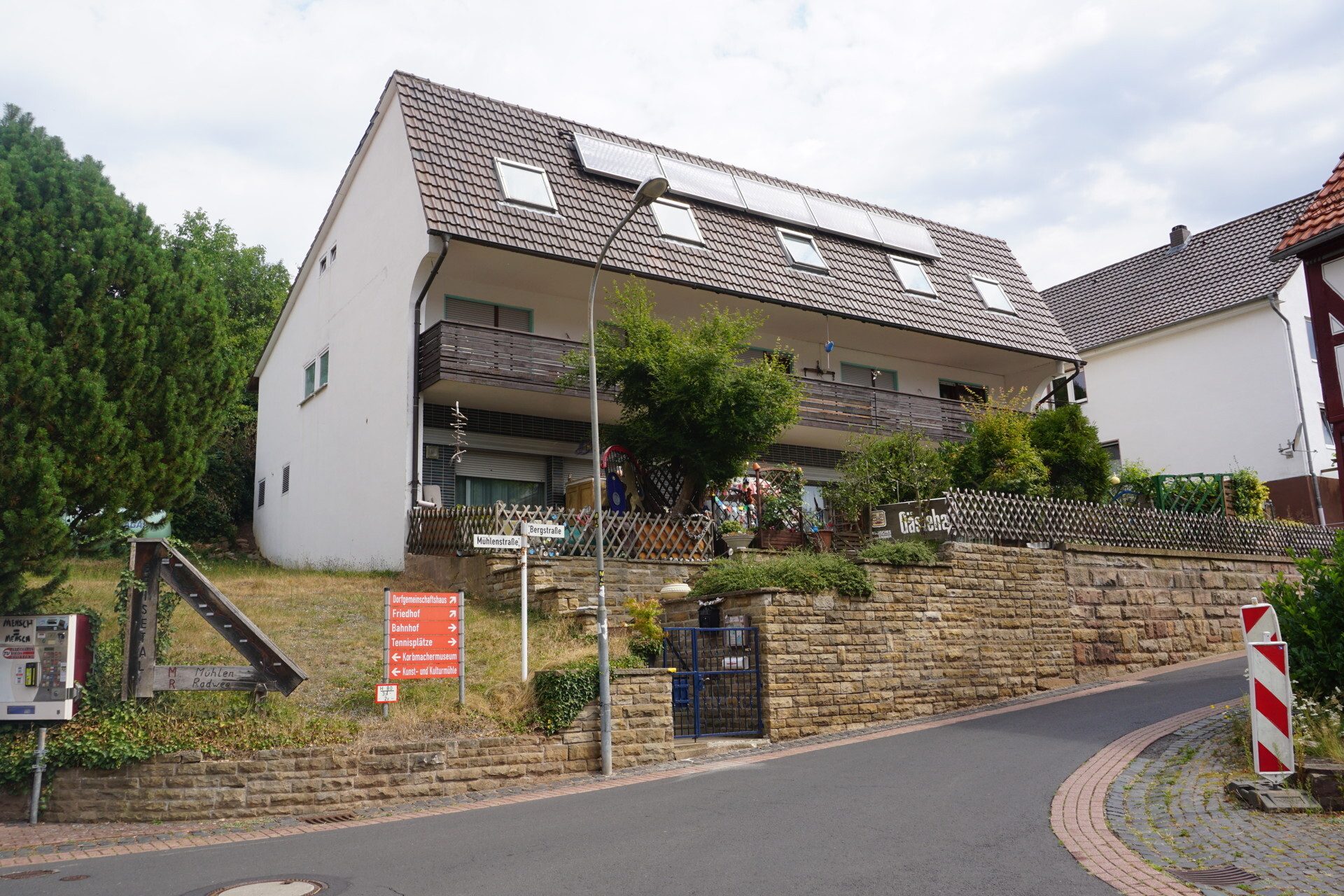 Immobilienangebot - Malsfeld - Wohnen - Großzügiges Gäste- oder Mehrfamilienhaus in Malsfeld-OT. Keine Käuferprovision!