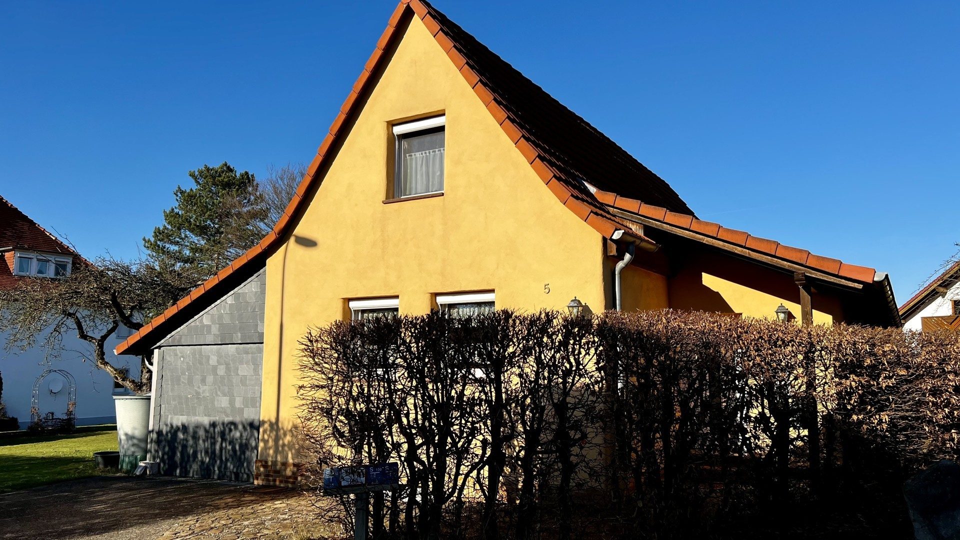Immobilienangebot - Knüllwald - Alle - Gemütliches Einfamilienhaus mit Garten in Knüllwald! KEINE KÄUFERPROVISION!