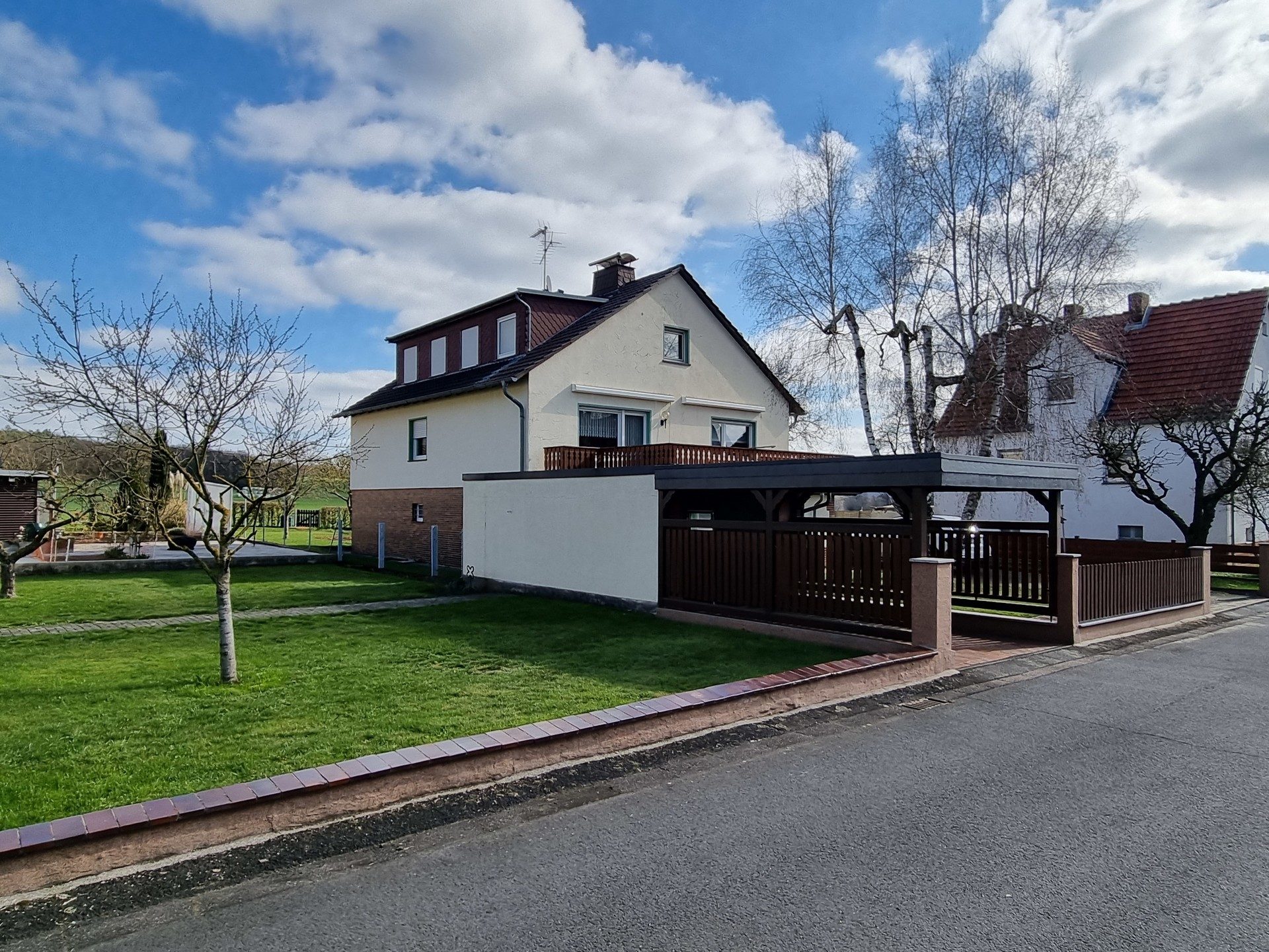 Immobilienangebot - Frielendorf - Alle - Einfamilienhaus mit unverbautem Blick in ruhiger Wohnlage zu verkaufen! KEINE KÄUFERPROVISION!