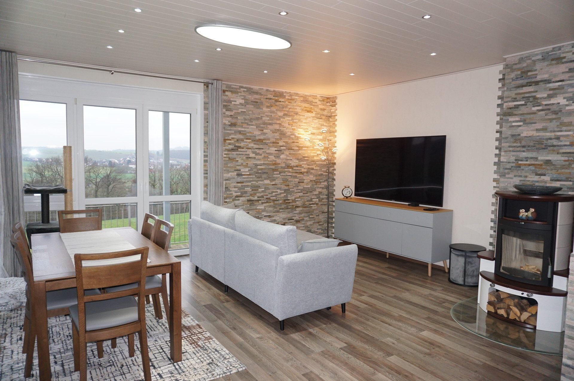 Immobilienangebot - Guxhagen - Wohnen - Ein Haus, das keine Wünsche offen lässt. Keine Käuferprovision!
