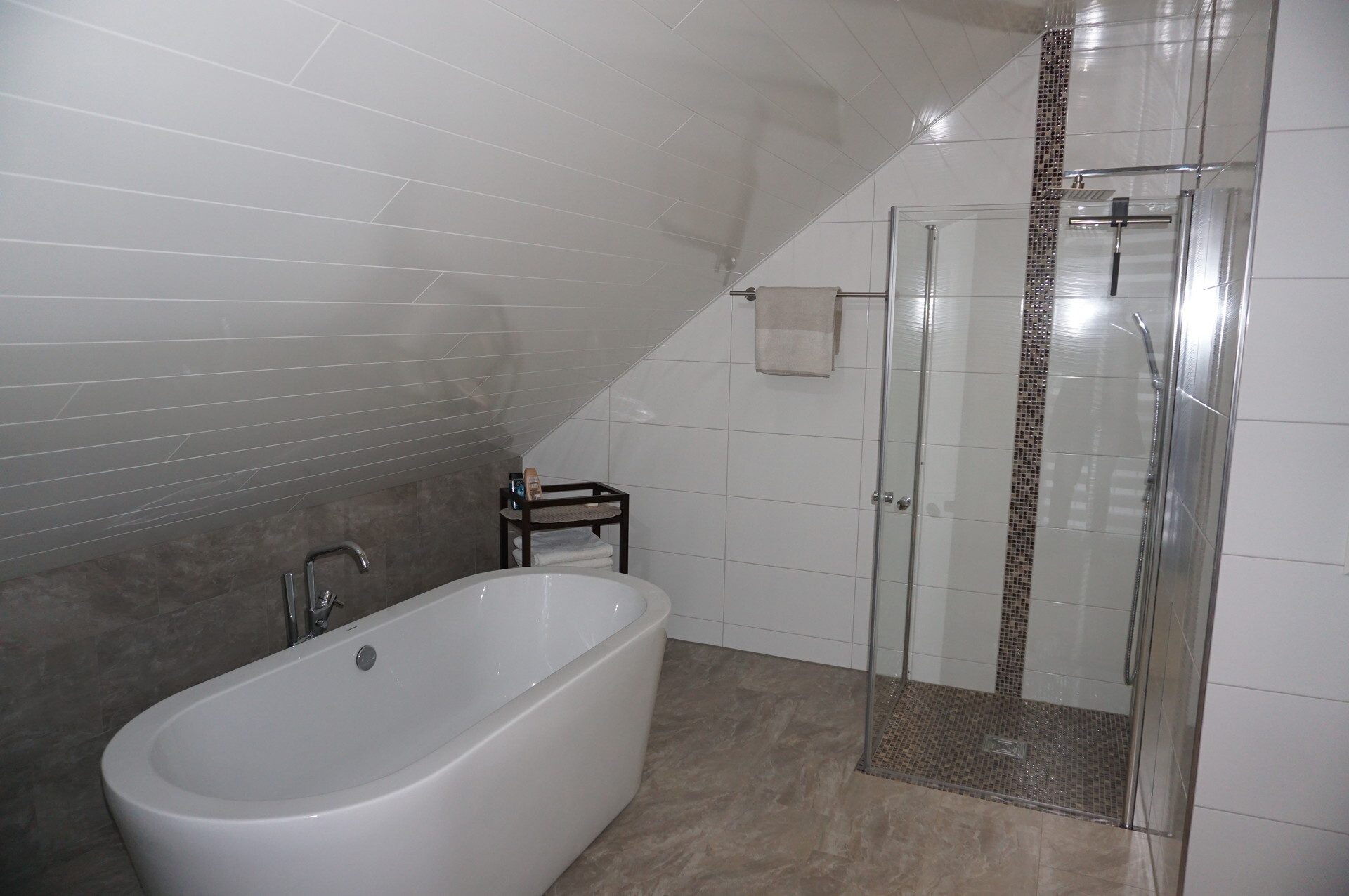 Immobilienangebot - Guxhagen - Wohnen - Ein Haus, das keine Wünsche offen lässt. Keine Käuferprovision!