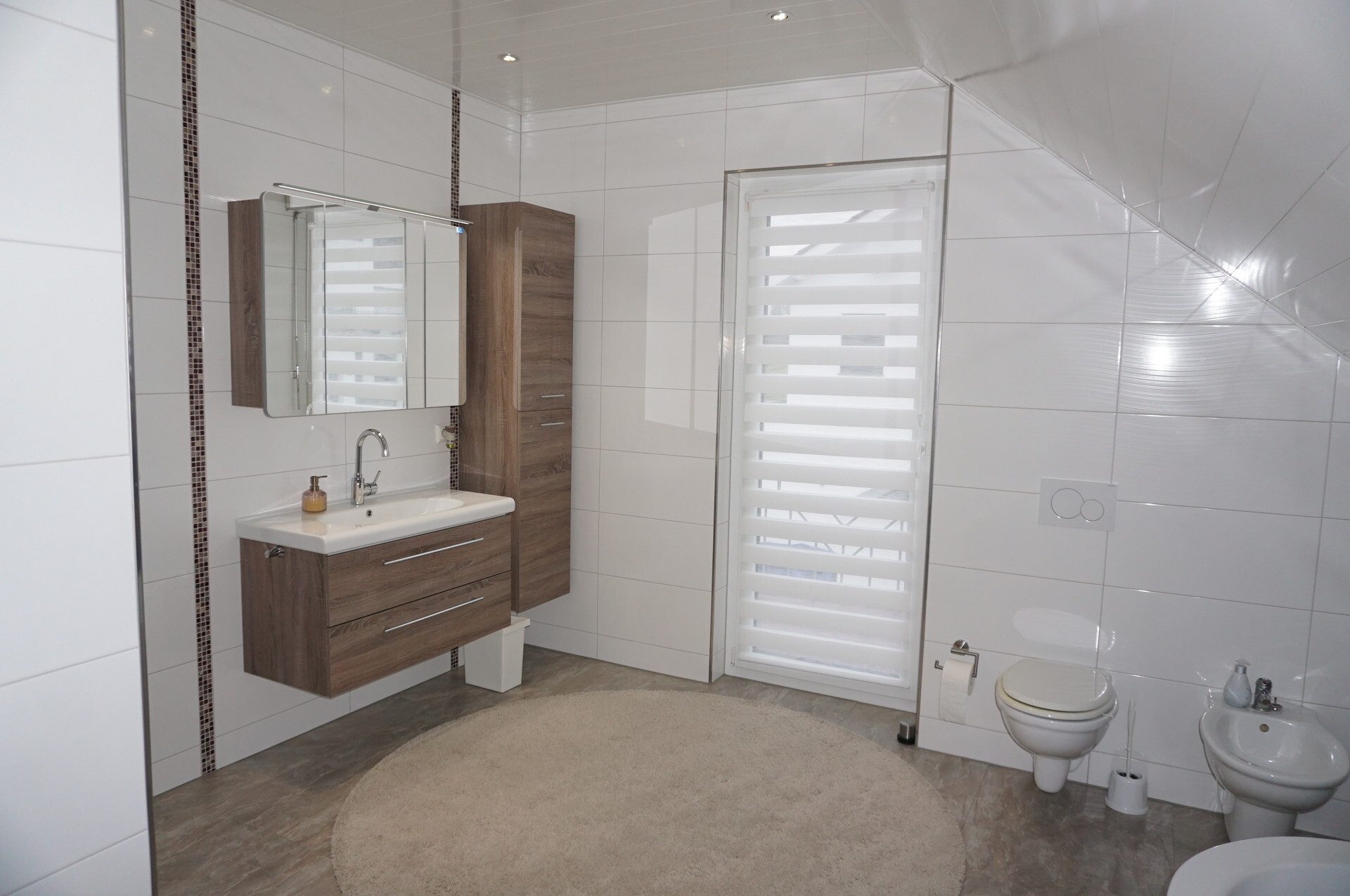 Immobilienangebot - Guxhagen - Wohnen - Ein Haus, das keine Wünsche offen lässt. Keine Käuferprovision!