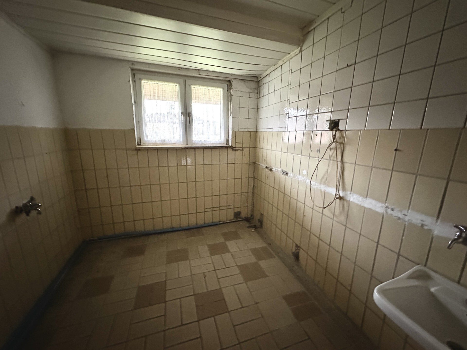 Immobilienangebot - Ludwigsau - Alle - Mehrfamilienhaus in Ludwigsau OT – viel Platz und Möglichkeiten! Keine Käuferprovision!