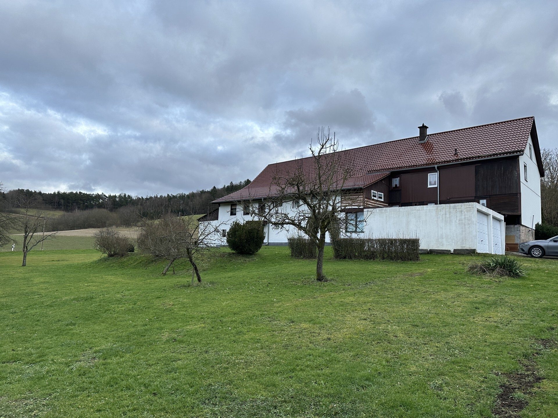 Immobilienangebot - Ludwigsau - Alle - Mehrfamilienhaus in Ludwigsau OT – viel Platz und Möglichkeiten! Keine Käuferprovision!