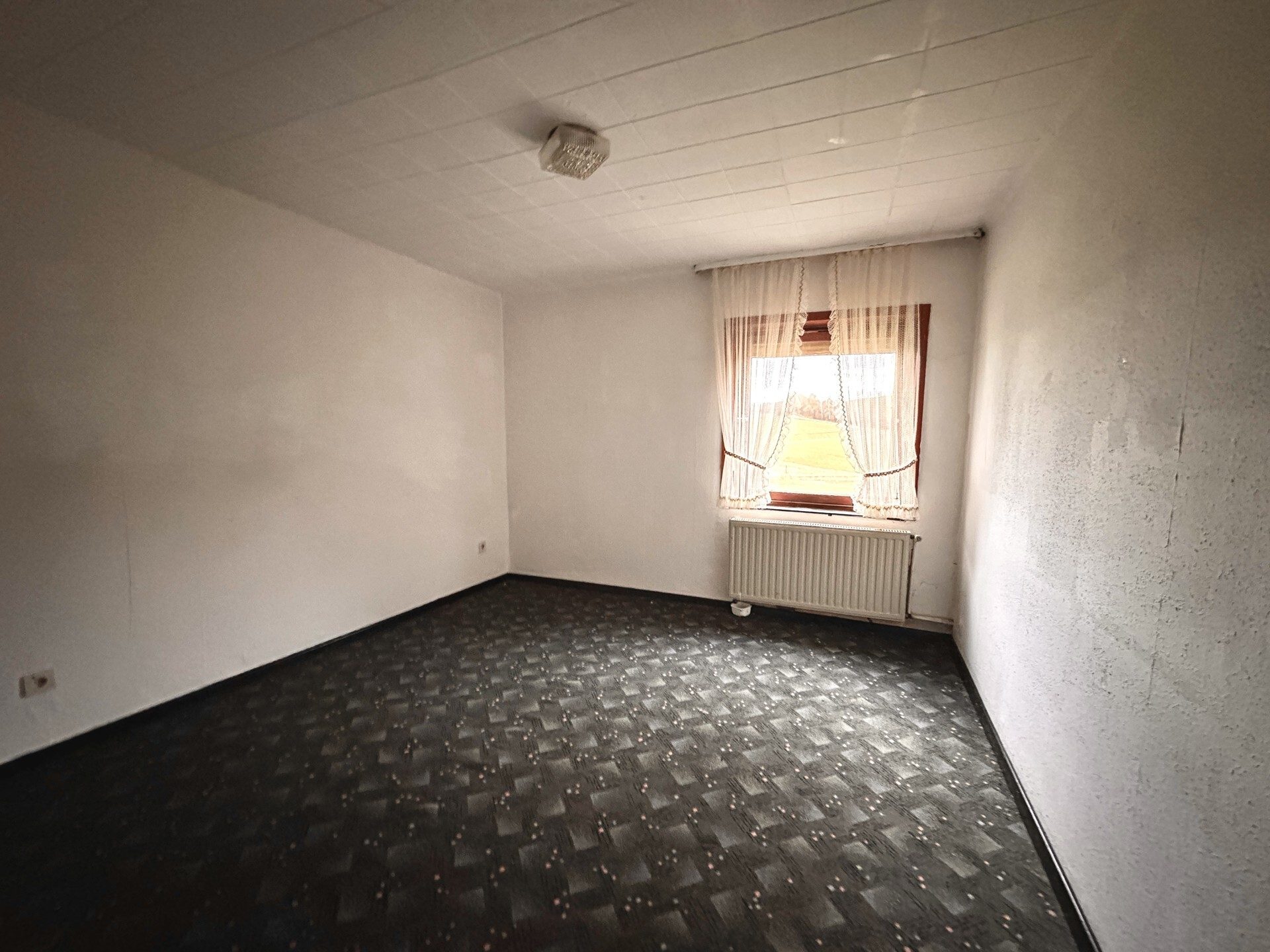 Immobilienangebot - Ludwigsau - Alle - Mehrfamilienhaus in Ludwigsau OT – viel Platz und Möglichkeiten! Keine Käuferprovision!