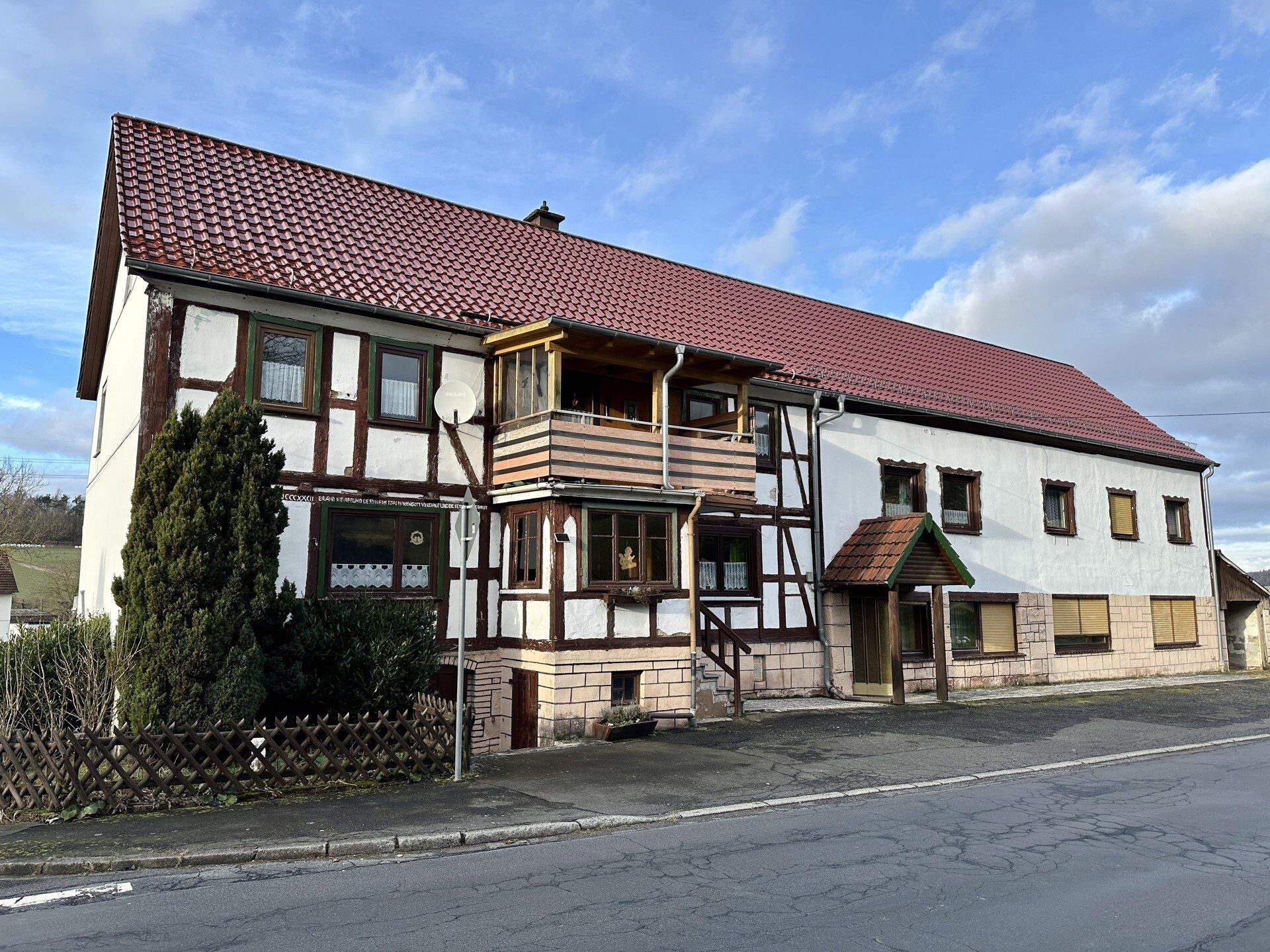 Immobilienangebot - Ludwigsau - Alle - Mehrfamilienhaus in Ludwigsau OT – viel Platz und Möglichkeiten! Keine Käuferprovision!