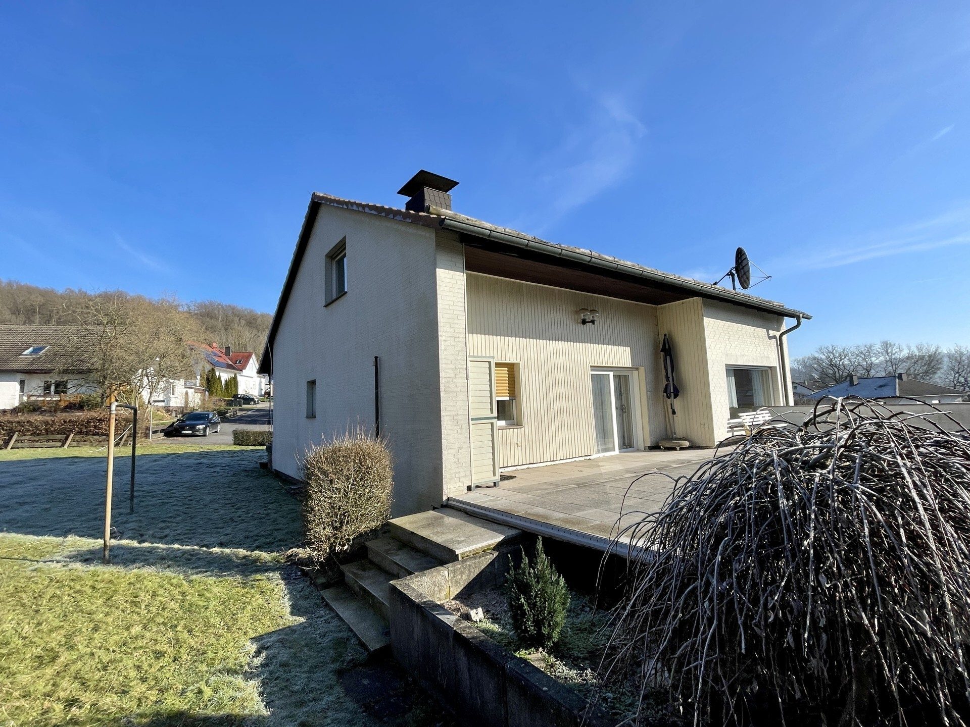 Immobilienangebot - Niedenstein - Alle - Familiennest mit Potenzial und großem Grundstück am Ortsrand! KEINE KÄUFERPROVISION
