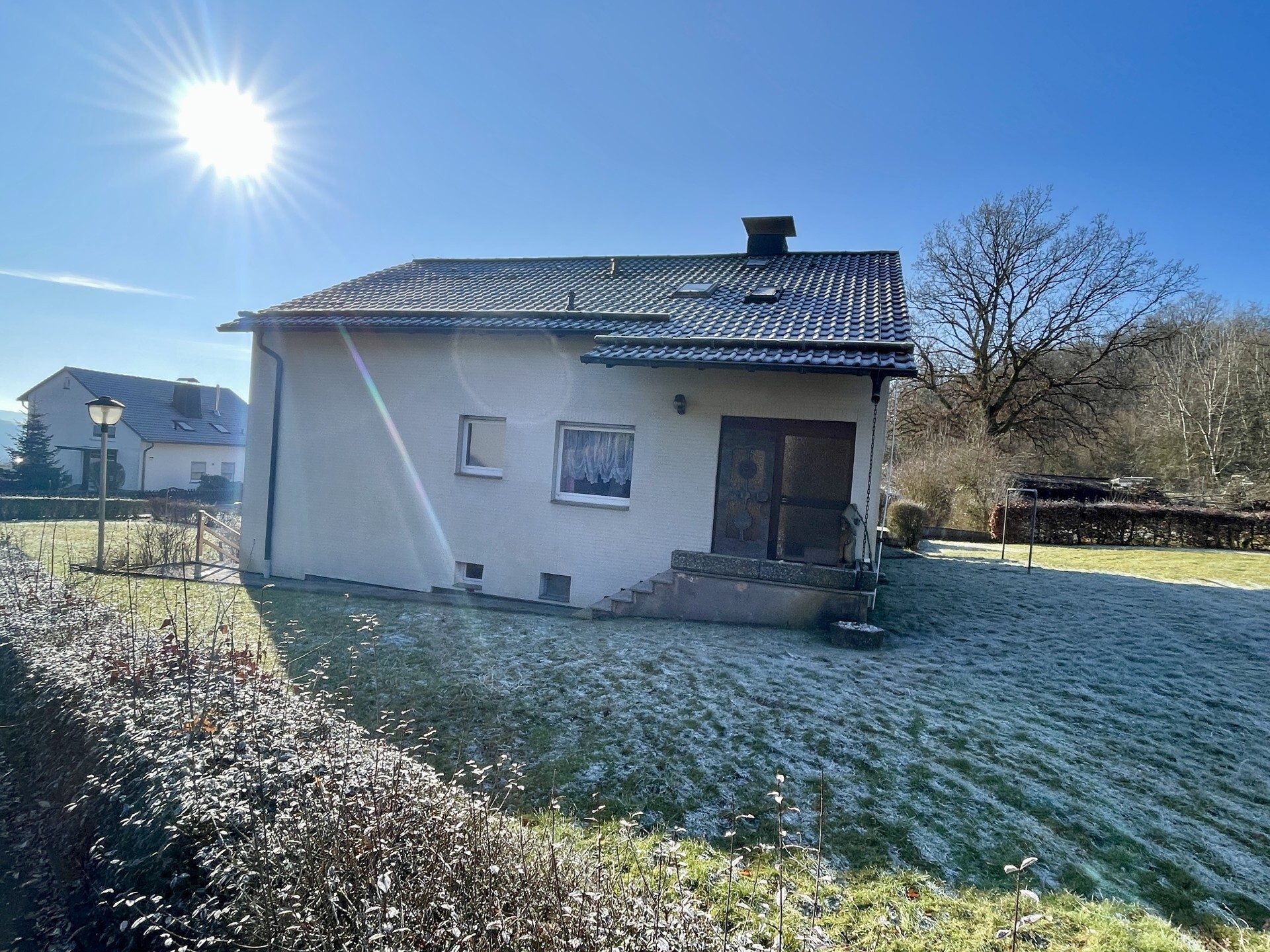 Immobilienangebot - Niedenstein - Alle - Familiennest mit Potenzial und großem Grundstück am Ortsrand! KEINE KÄUFERPROVISION