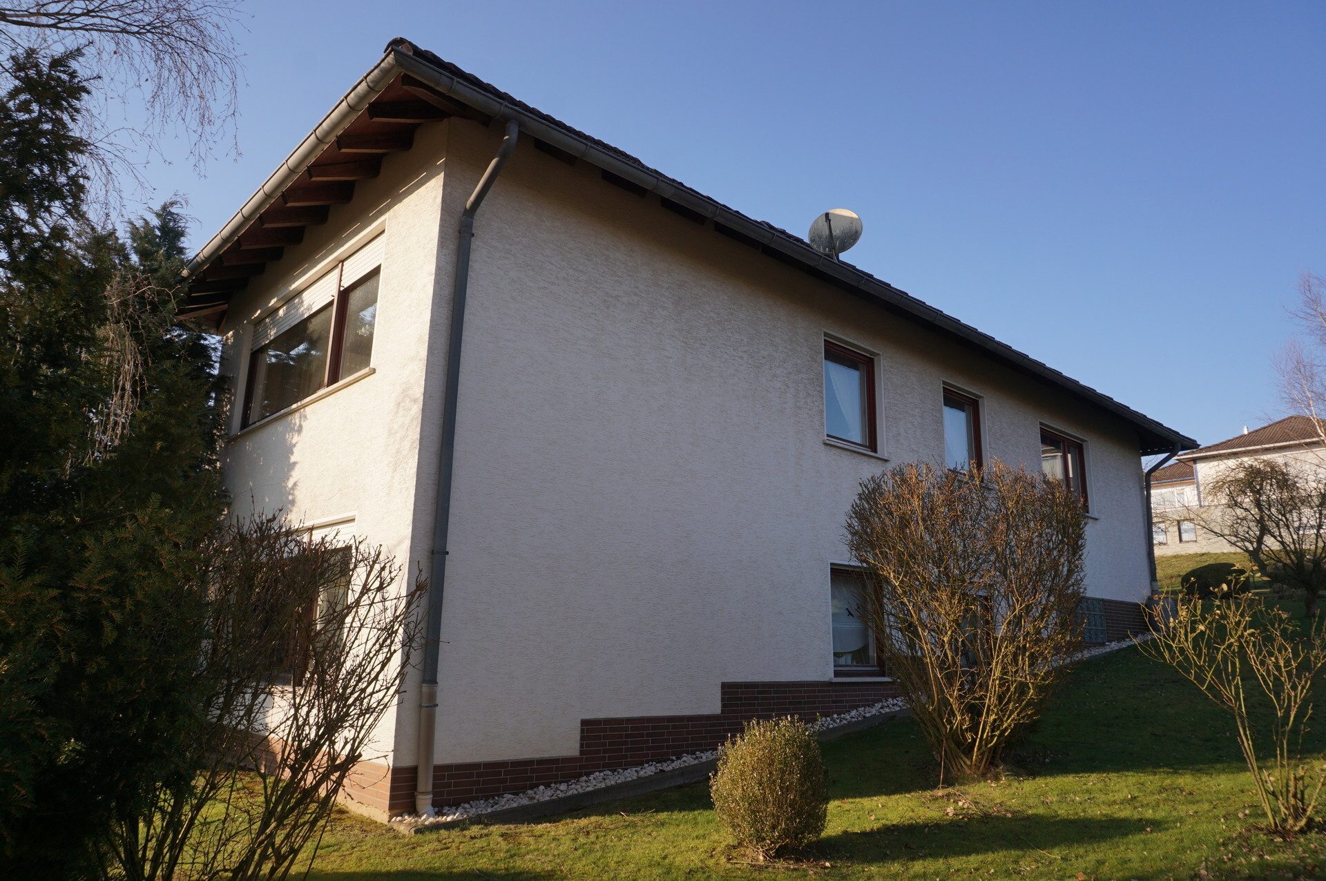 Immobilienangebot - Felsberg - Wohnen - Stattliches Haus mit Einliegerwohnung. Keine Käuferprovision!