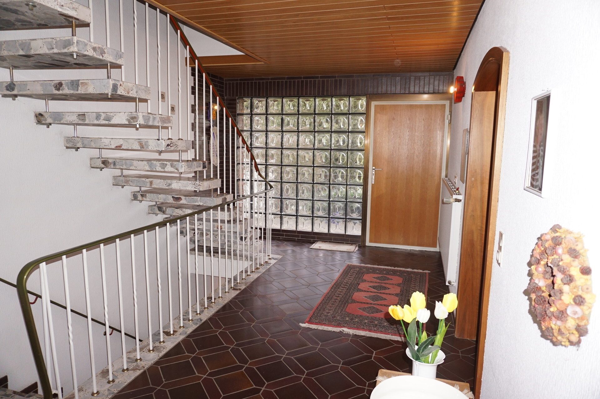 Immobilienangebot - Felsberg - Wohnen - Stattliches Haus mit Einliegerwohnung. Keine Käuferprovision!