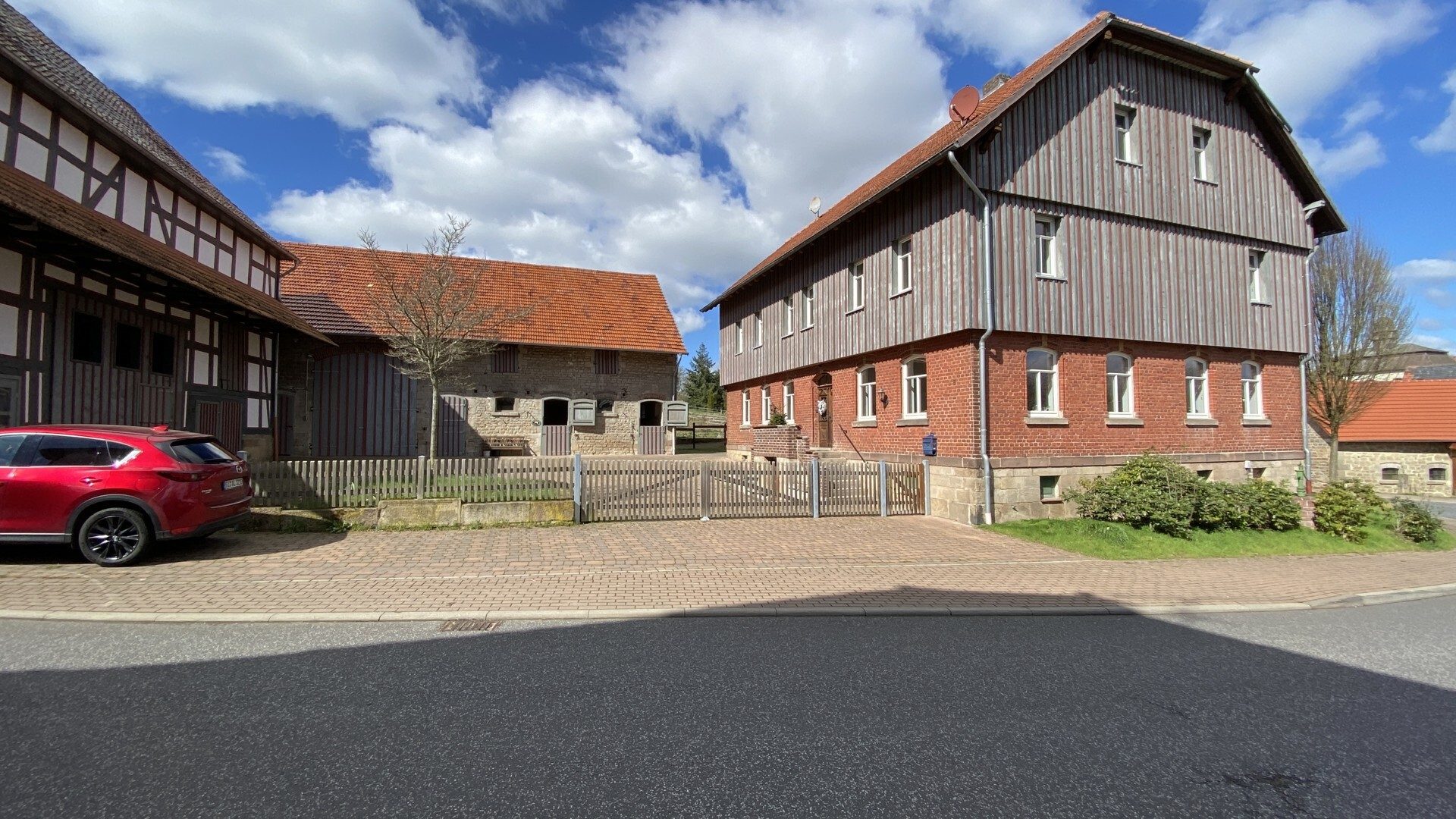 Immobilienangebot - Knüllwald - Alle - Großzügige 3ZKB Wohnung auf einem Resthof zu vermieten!