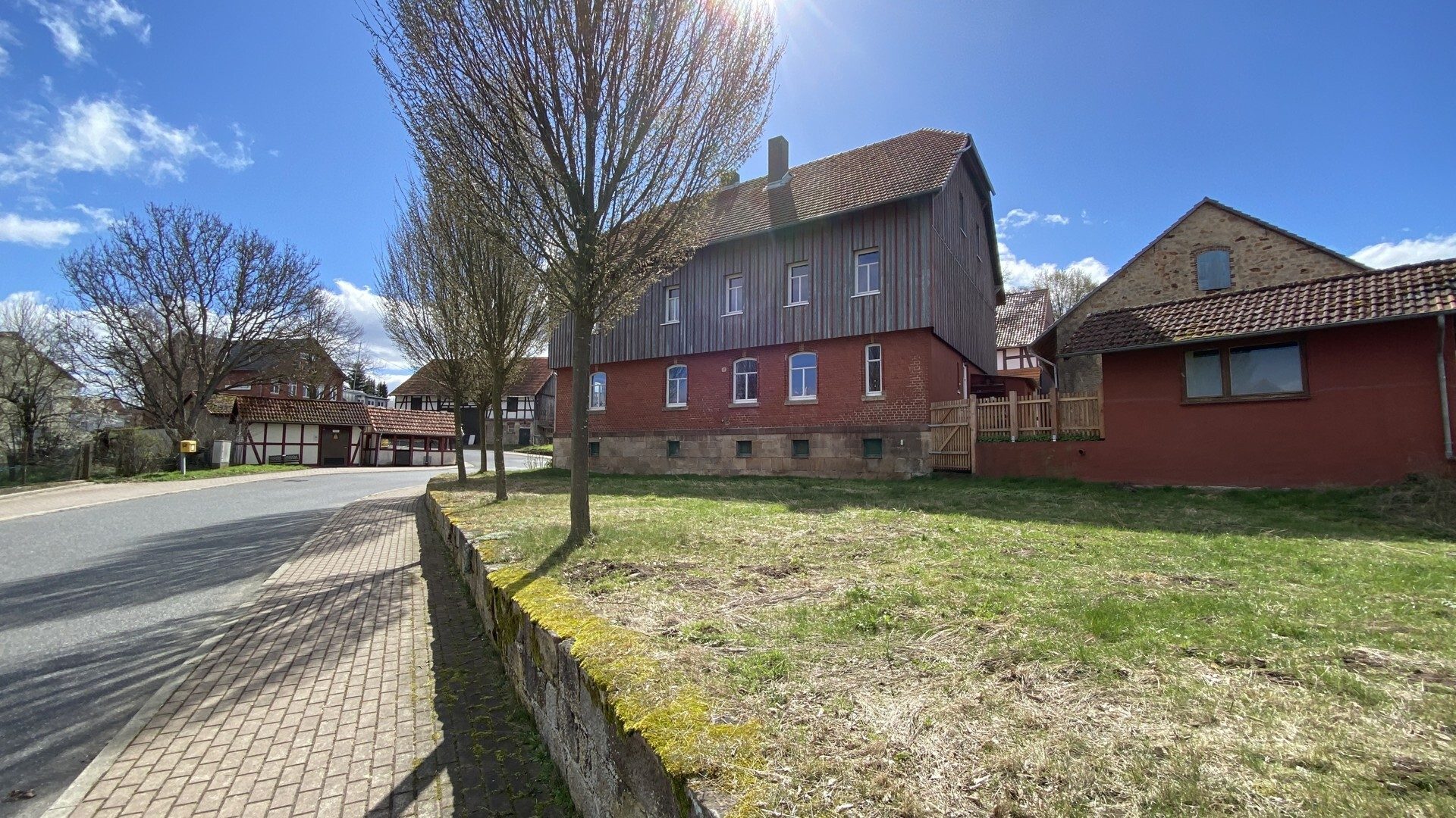 Immobilienangebot - Knüllwald - Alle - Großzügige 3ZKB Wohnung auf einem Resthof zu vermieten!